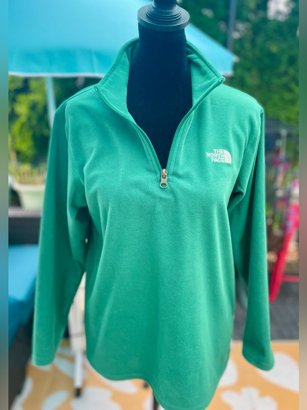 The North Face Boys Green, Large, 1/4 Zip. - Picture 5 of 10